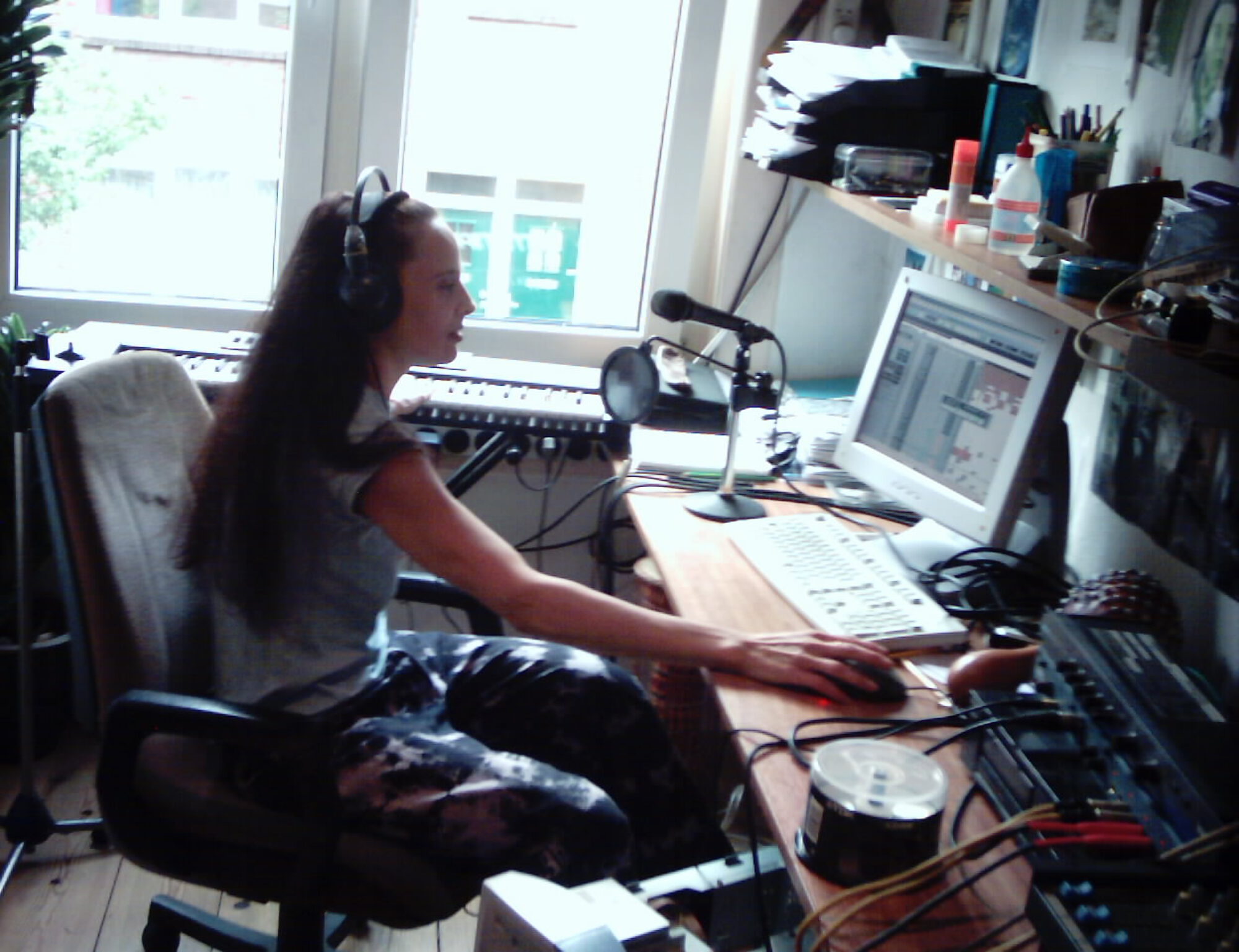 Katja in de studio